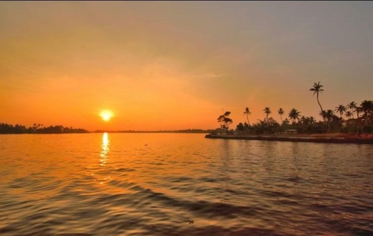 Pathiramanal Island